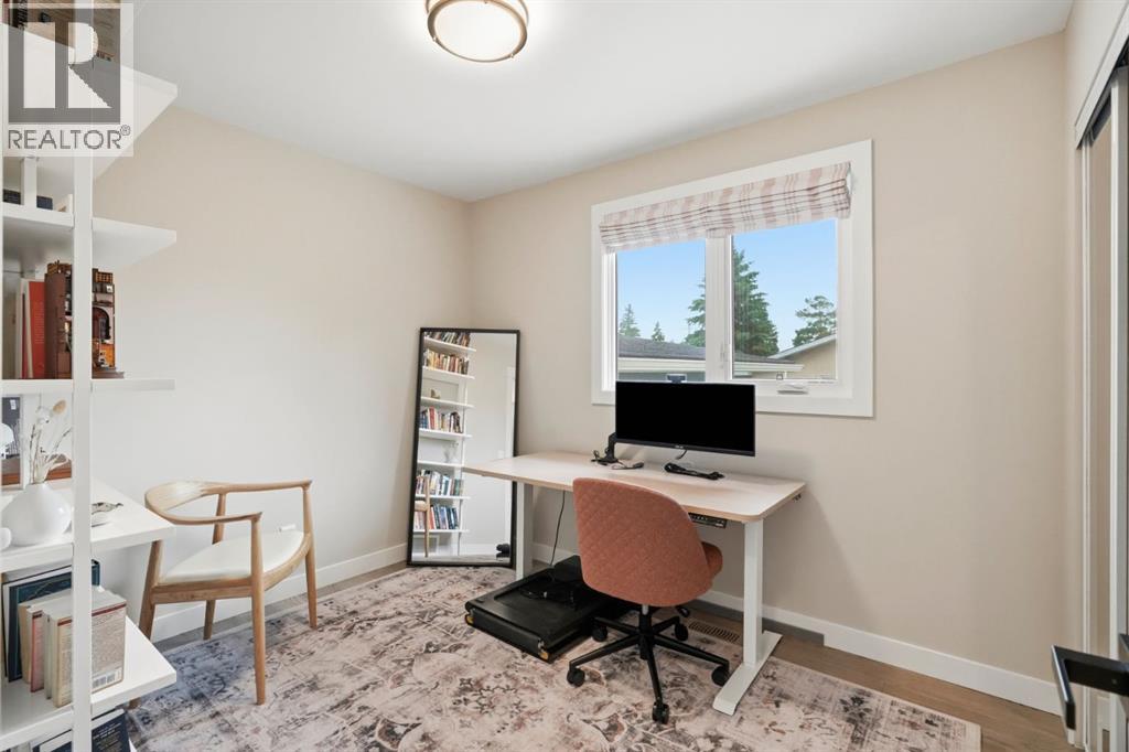2924 Lathom Crescent SW, Calgary, Alberta  T3E 5W7 - Photo 14 - A2328796