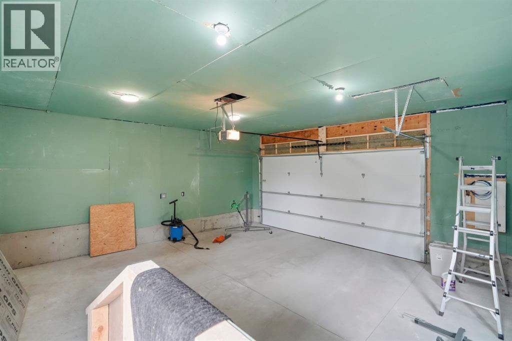 2924 Lathom Crescent SW, Calgary, Alberta  T3E 5W7 - Photo 23 - A2328796