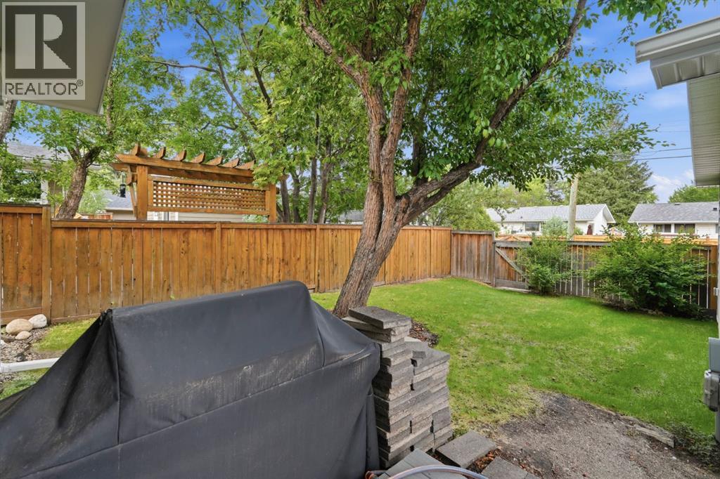 2924 Lathom Crescent SW, Calgary, Alberta  T3E 5W7 - Photo 24 - A2328796