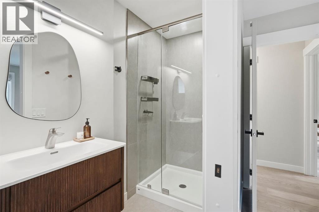 2924 Lathom Crescent SW, Calgary, Alberta  T3E 5W7 - Photo 13 - A2328796