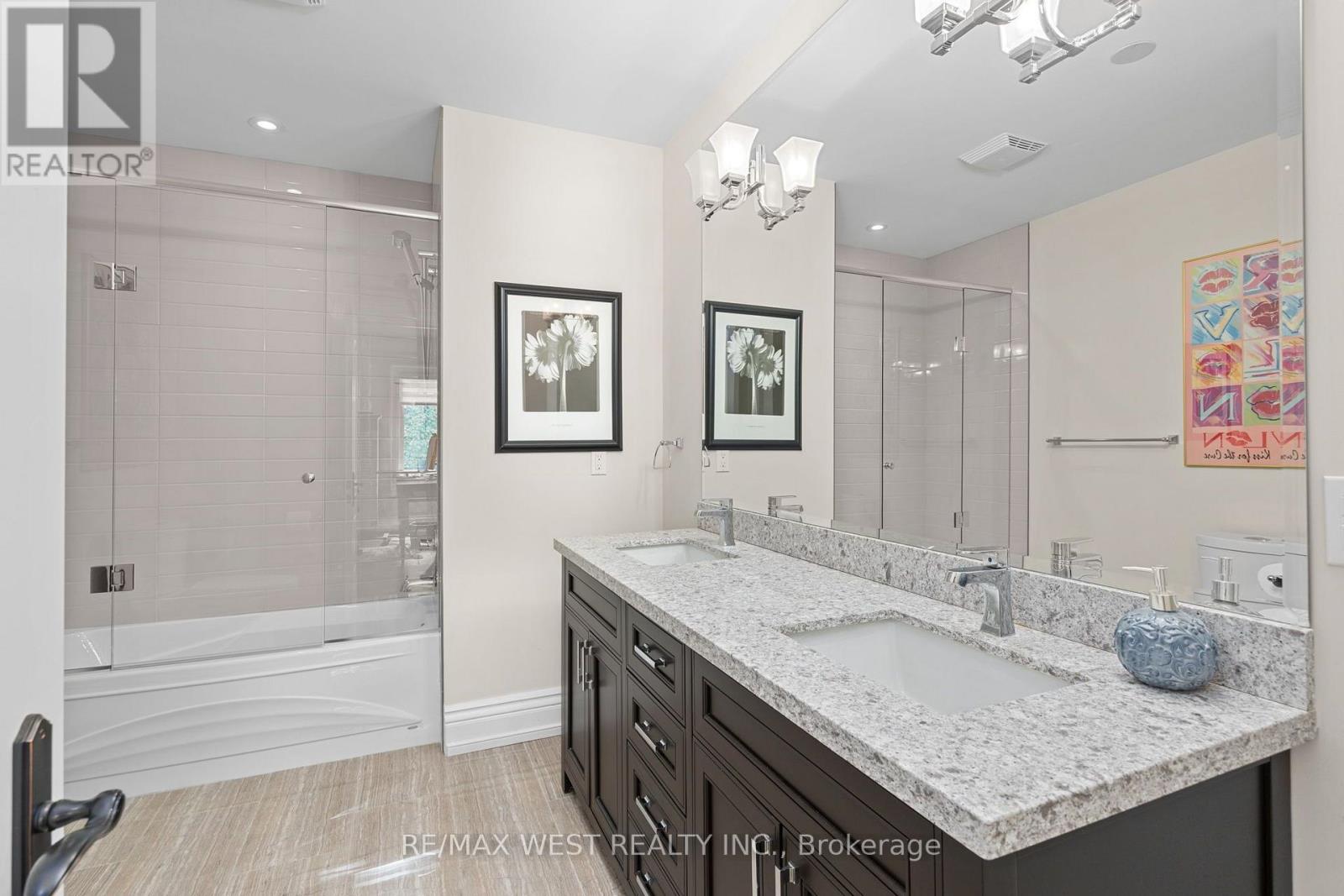 92 Pinetree Way, Mississauga, Ontario  L5G 2R1 - Photo 17 - W13548924