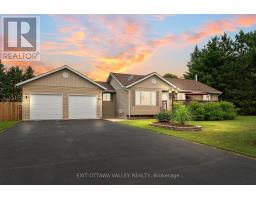 62 MEADOWVIEW DRIVE, Whitewater Region, Ontario
