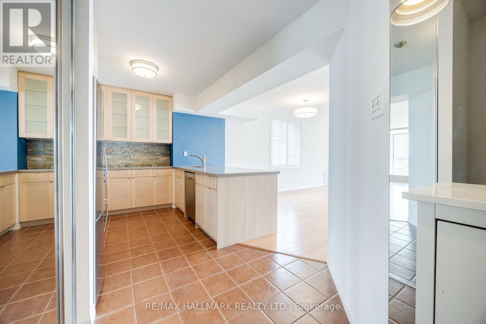 1202 - 95 Lombard Street, Toronto, Ontario  M5C 2V3 - Photo 5 - C13570996