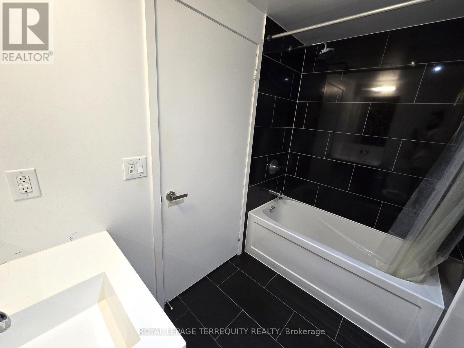 2606 - 100 Harbour Street, Toronto, Ontario  M5J 0B5 - Photo 8 - C13571066
