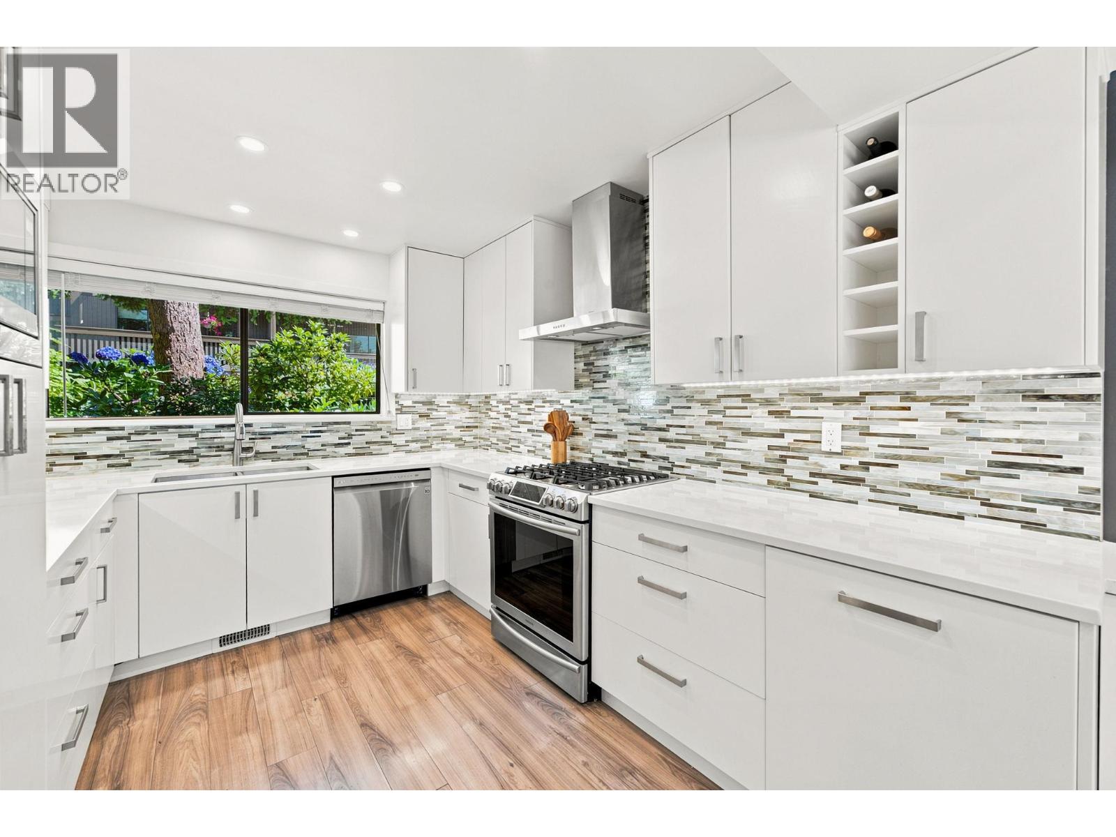 1079 LILLOOET ROAD