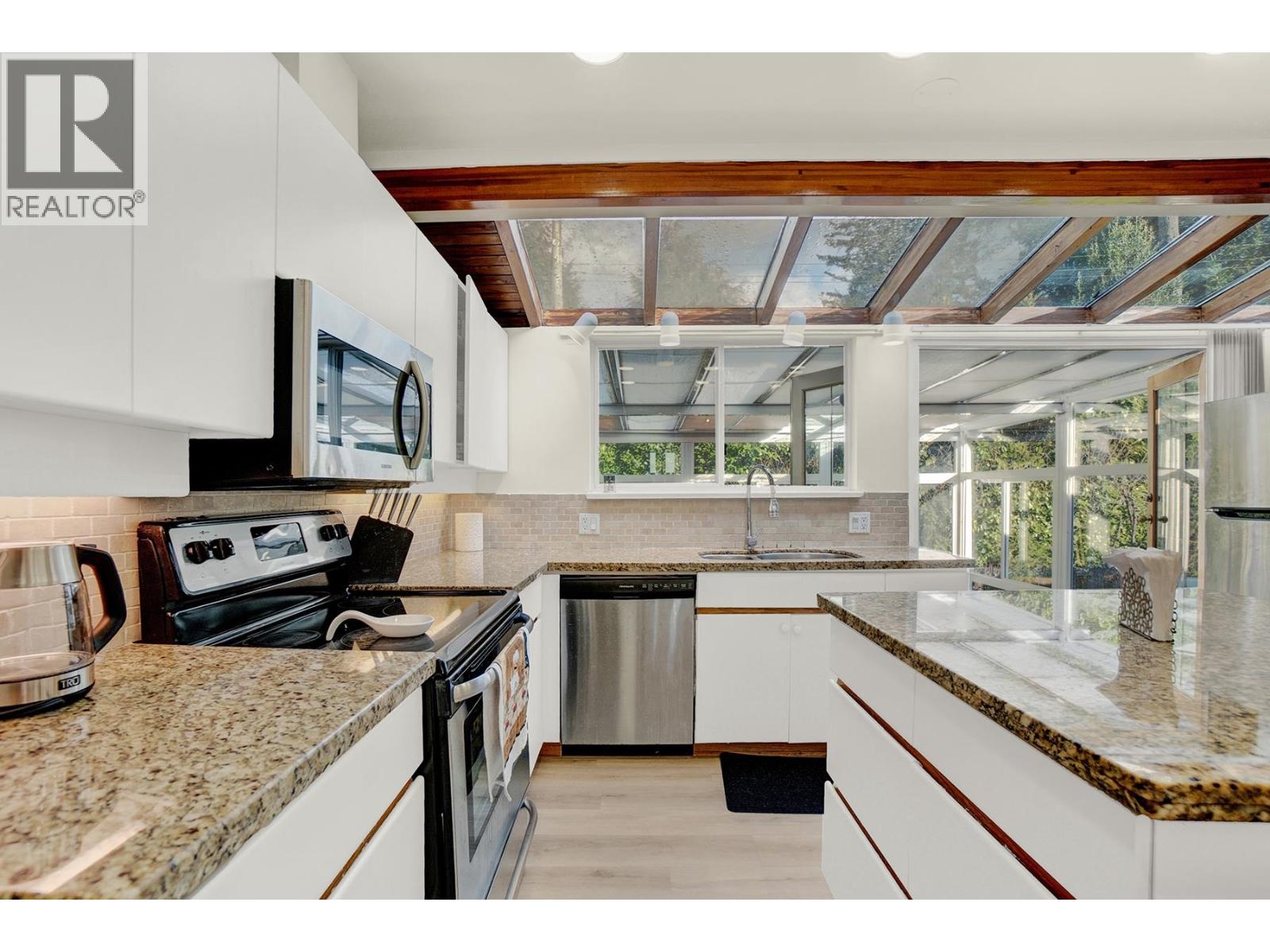638 Elstree Place, North Vancouver, British Columbia  V7N 2Y3 - Photo 18 - R3146961
