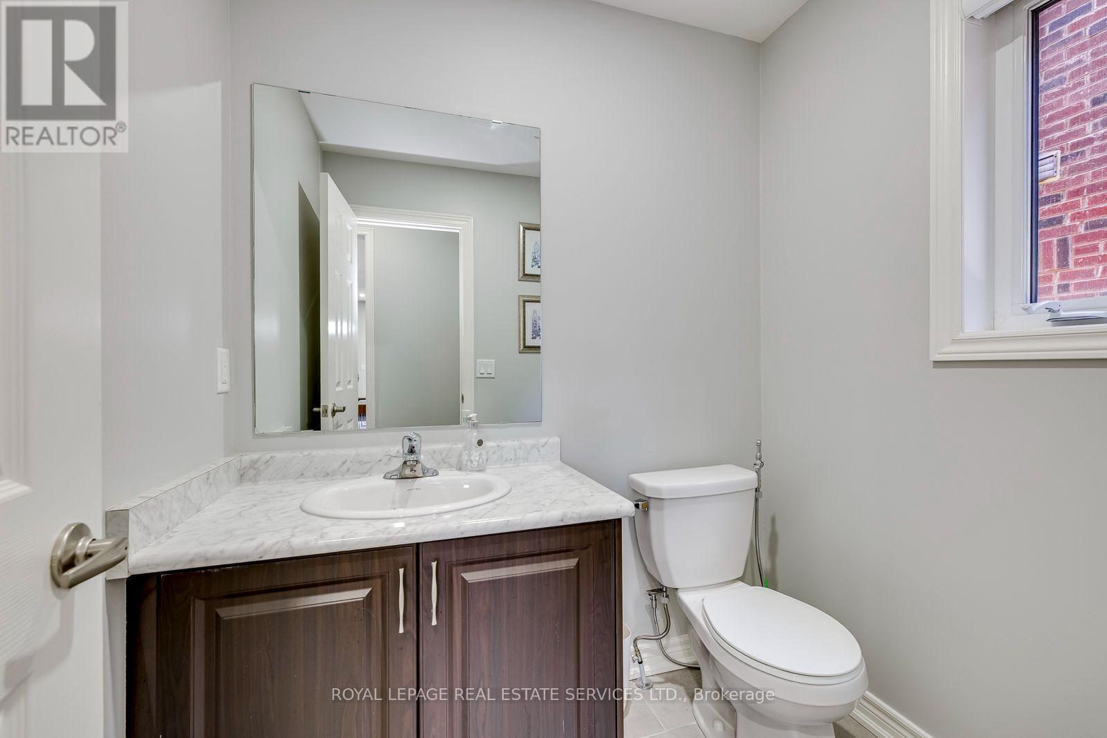 486 Silver Maple Road, Oakville, Ontario  L6H 3P6 - Photo 19 - W13571104