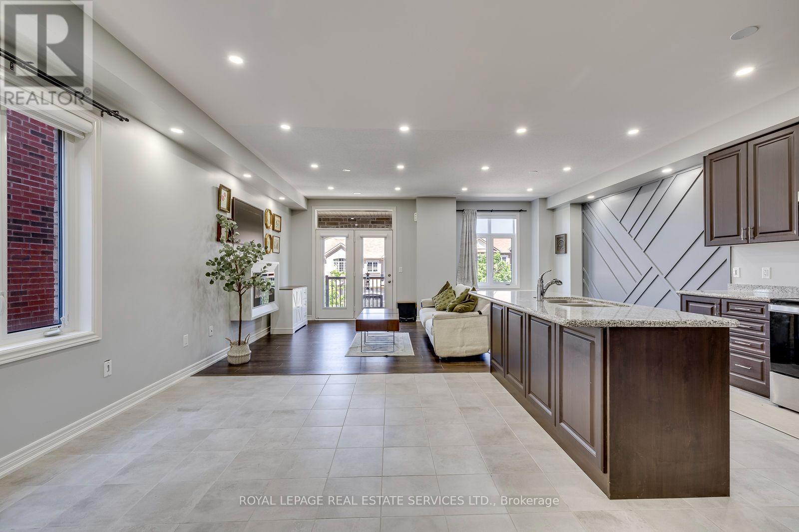 486 Silver Maple Road, Oakville, Ontario  L6H 3P6 - Photo 7 - W13571104