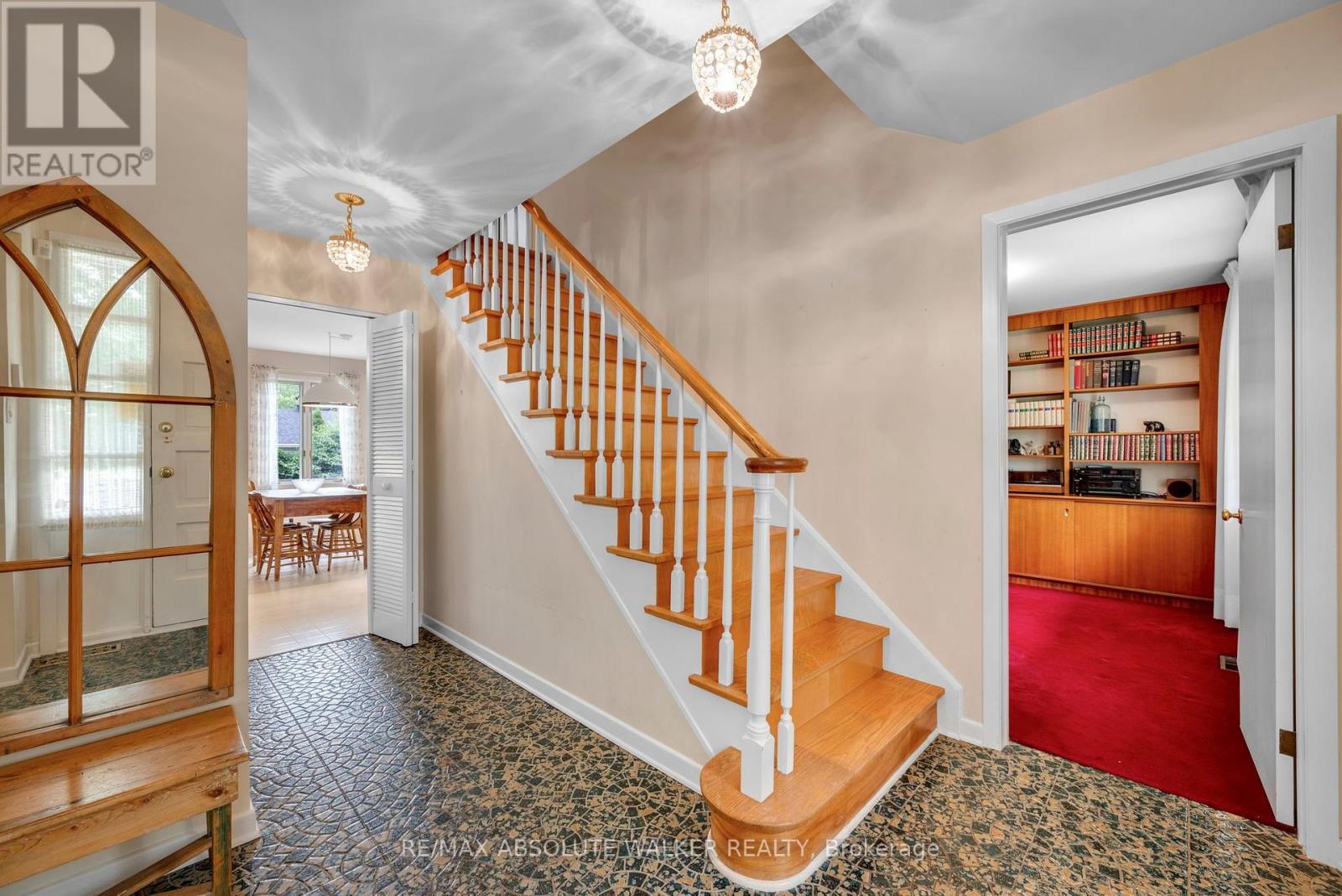 1950 Fairmeadow Crescent, Ottawa, Ontario  K1H 7B9 - Photo 3 - X13570540