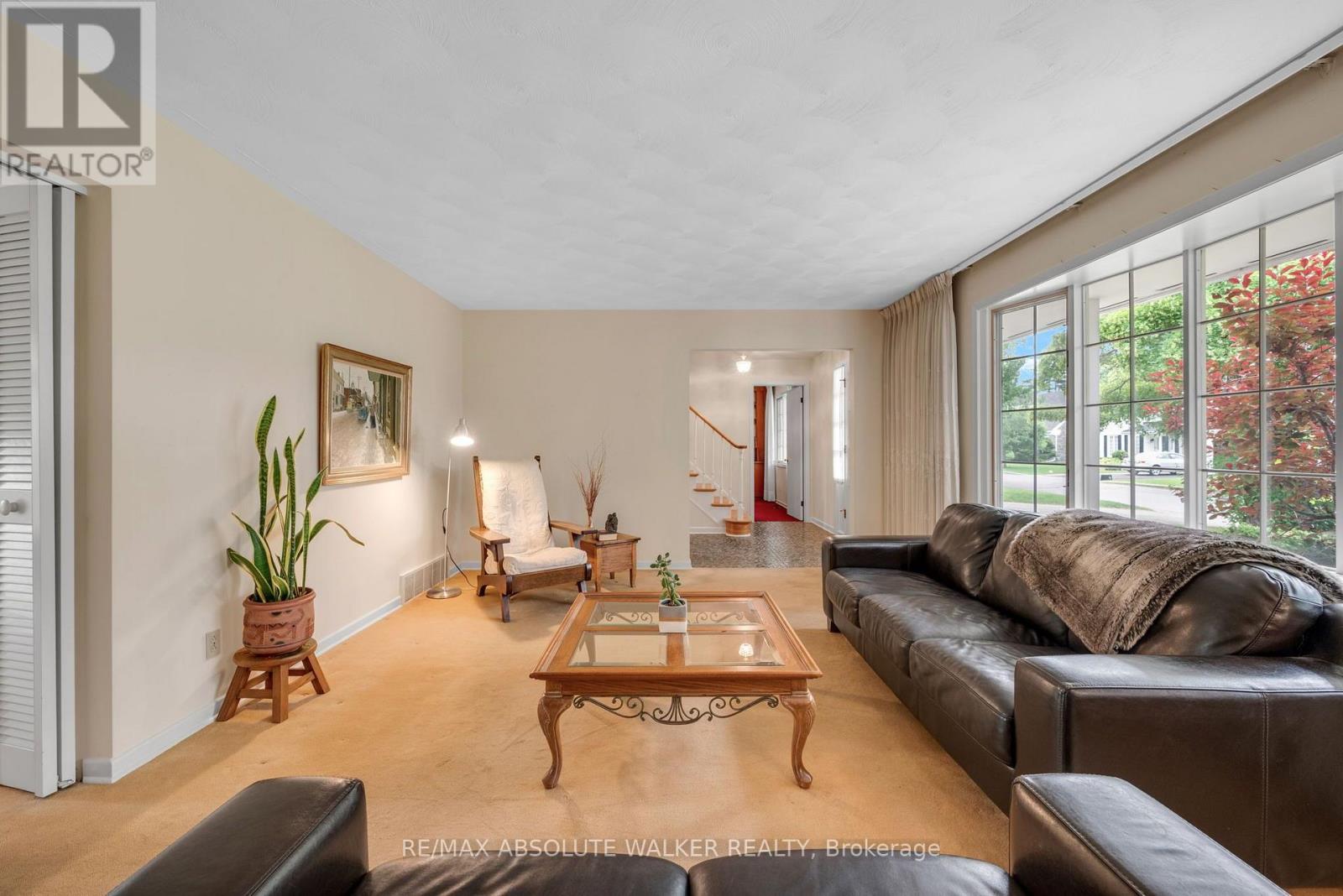 1950 Fairmeadow Crescent, Ottawa, Ontario  K1H 7B9 - Photo 5 - X13570540