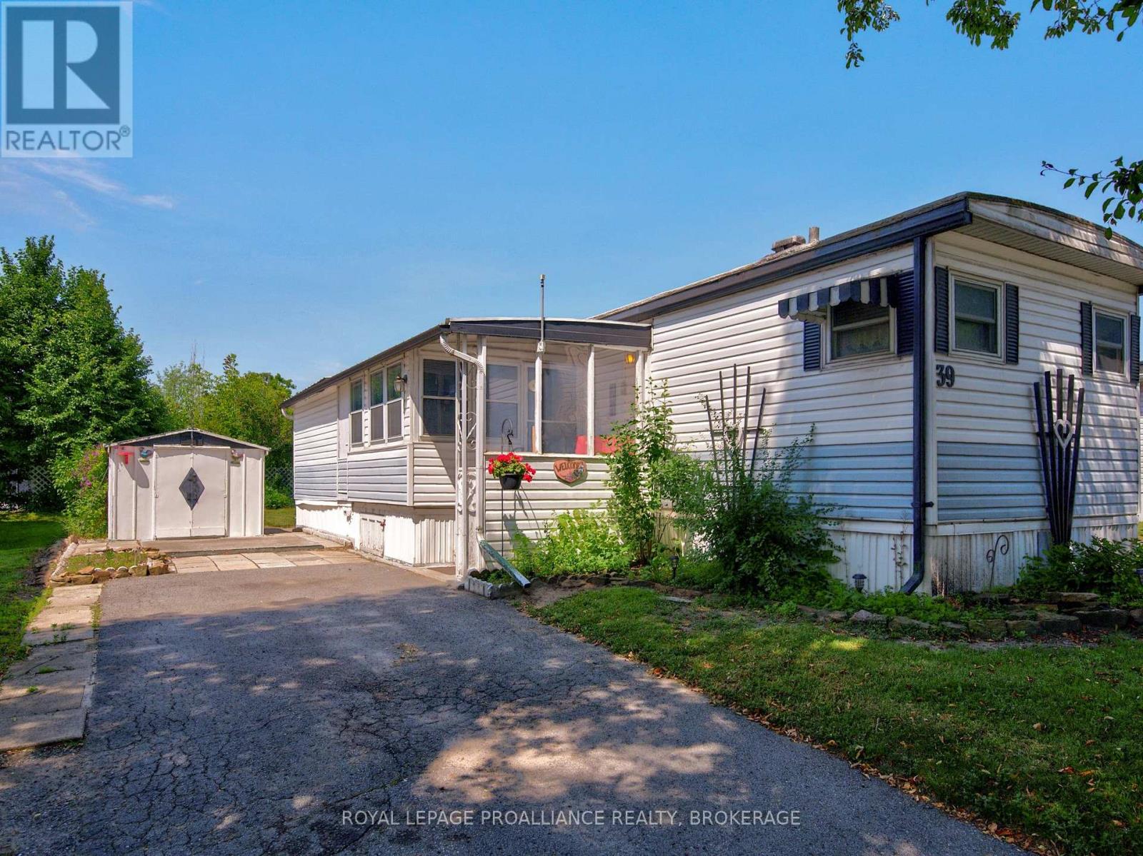 39 WORTHINGTON WAY, Kingston (Rideau)