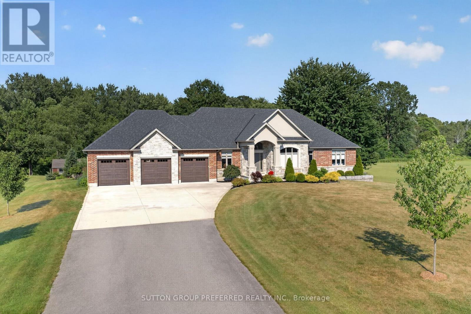 920 Crumlin Side Road, London East, Ontario  N5V 1R7 - Photo 2 - X13571162