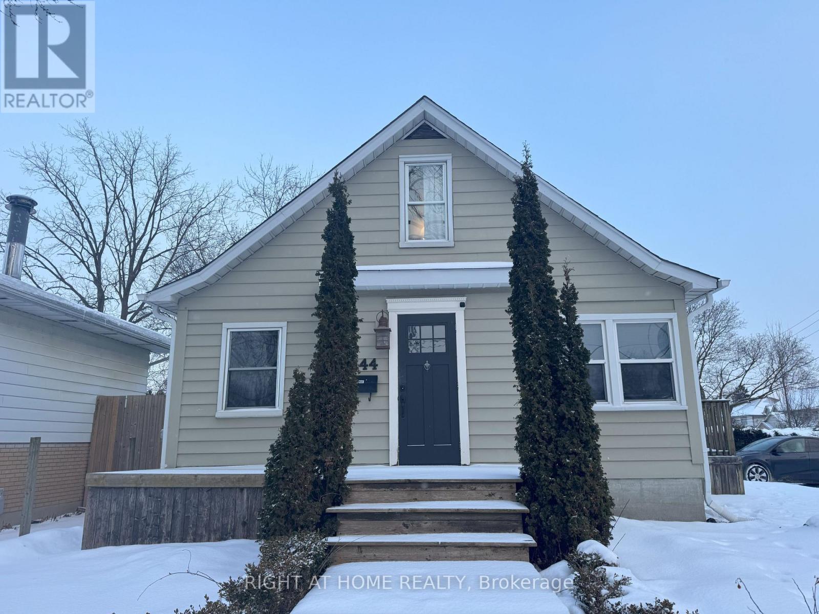 144 BASELINE ROAD W, London South (South D)