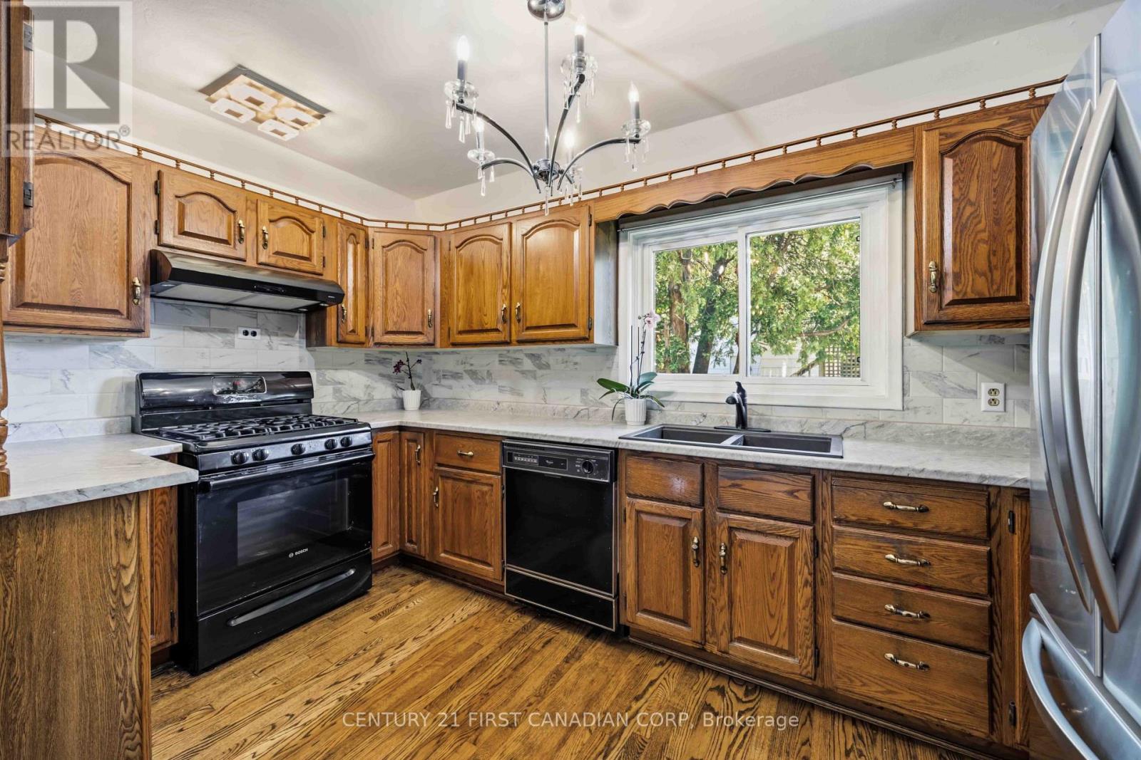 184 Durand Street, Sarnia, Ontario  N7T 5A3 - Photo 7 - X13571286