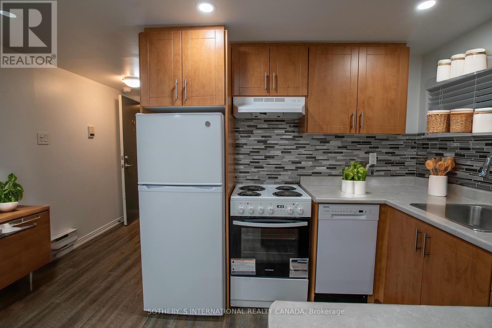 0 - 227 Beverley Street, Toronto, Ontario  M5T 1Z4 - Photo 9 - C13571216