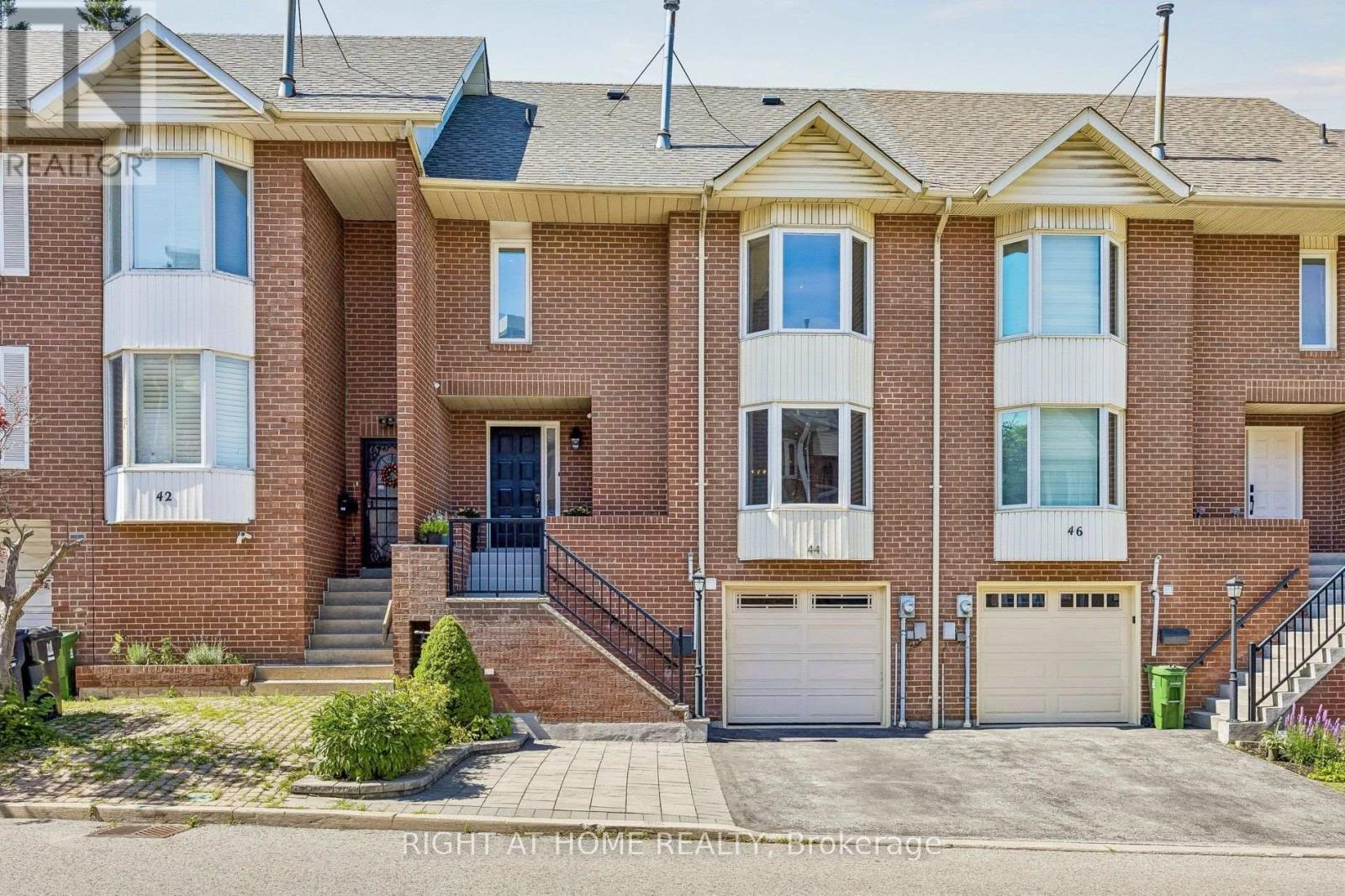 44 Protea Gardens, Toronto, Ontario  M2K 2W6 - Photo 2 - C13571280