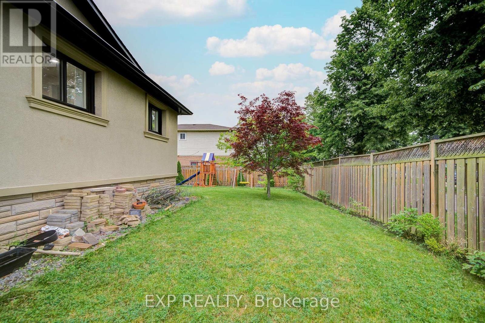 205 Powell Road, Whitby, Ontario  L1N 6T5 - Photo 47 - E13569444