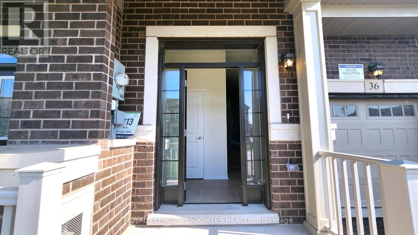 36 Velvet Drive, Whitby, Ontario  L1P 0P6 - Photo 2 - E13571324