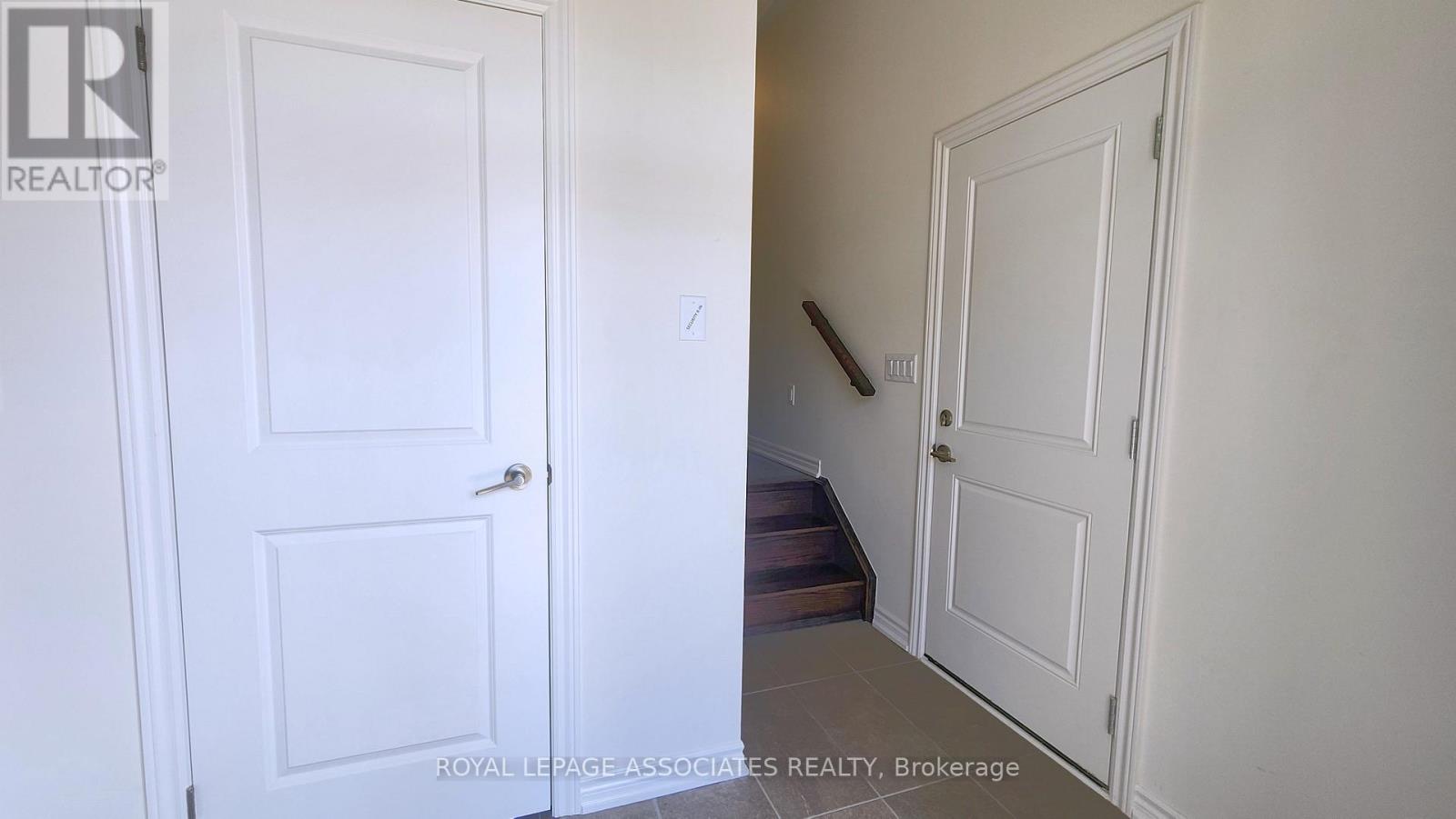 36 Velvet Drive, Whitby, Ontario  L1P 0P6 - Photo 3 - E13571324