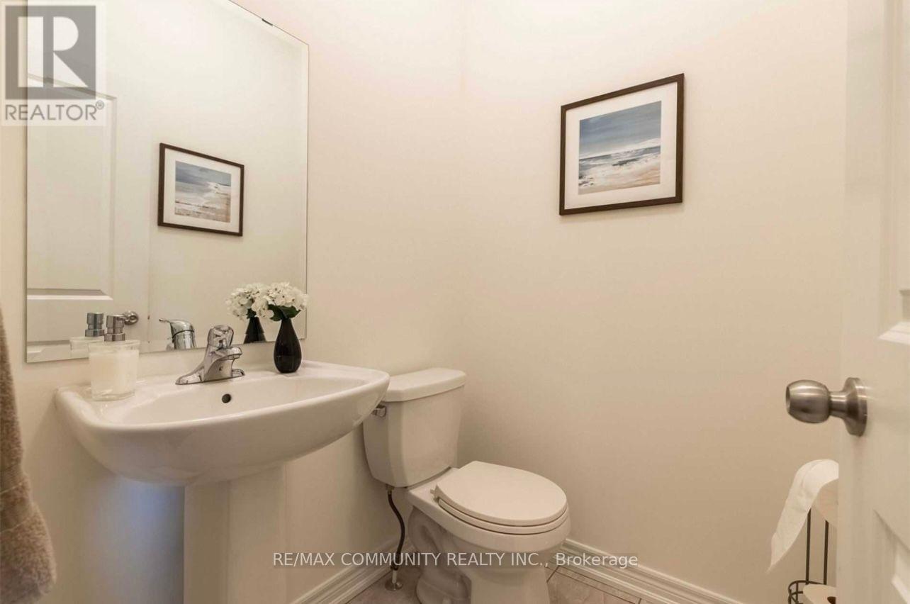64 Bill Hutchinson Crescent, Clarington, Ontario  L1C 7C9 - Photo 10 - E13571550