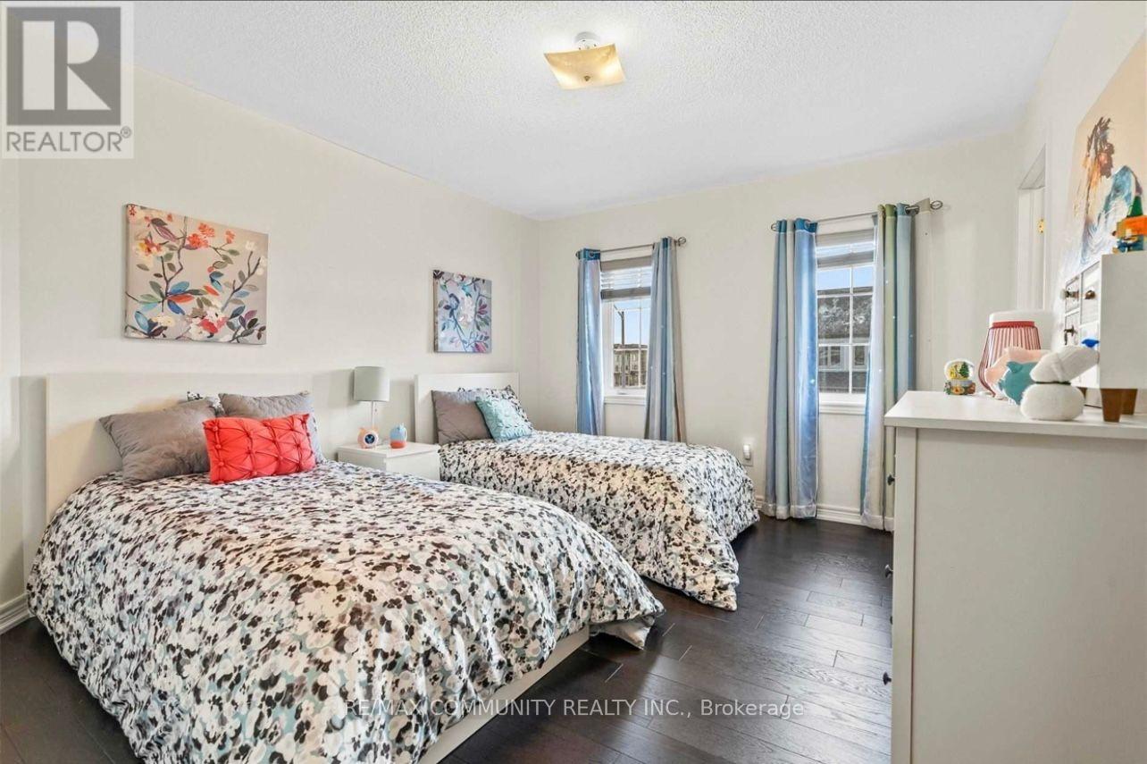 64 Bill Hutchinson Crescent, Clarington, Ontario  L1C 7C9 - Photo 13 - E13571550