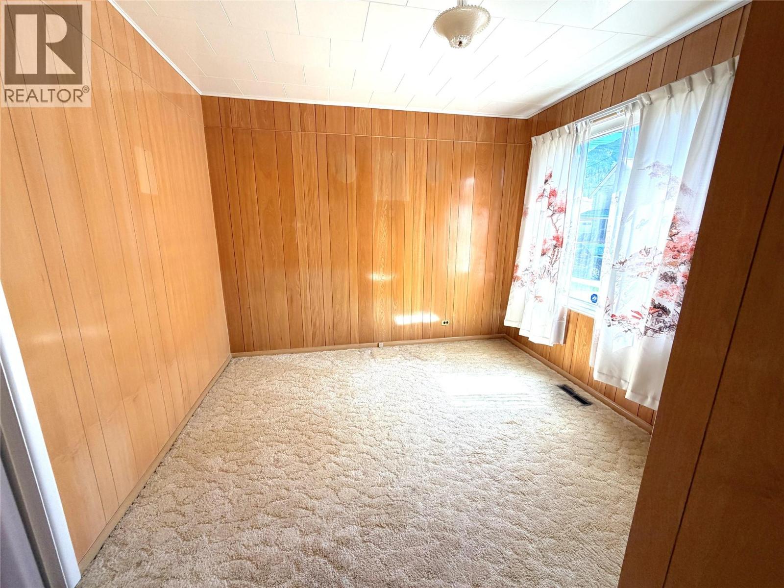 1041 4th Avenue, Fernie, British Columbia  V0B 1M0 - Photo 10 - 10394346