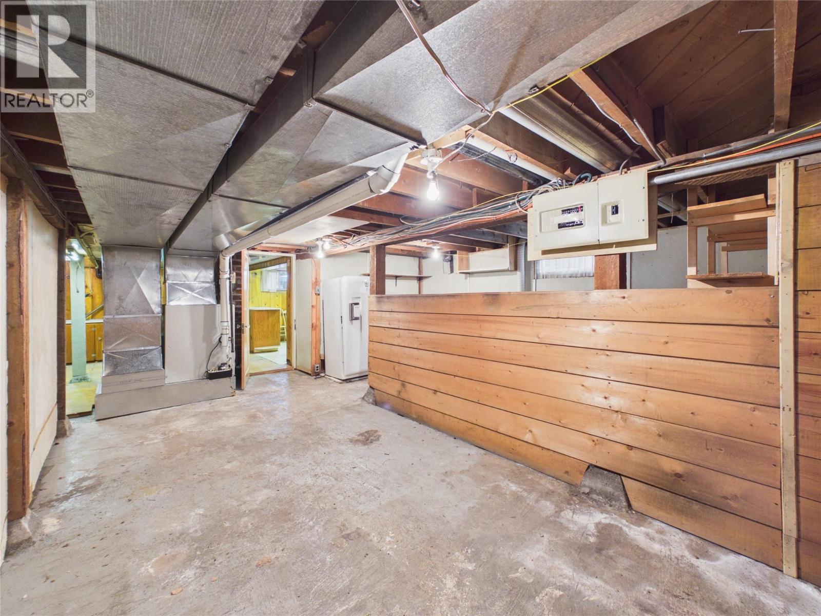 1041 4th Avenue, Fernie, British Columbia  V0B 1M0 - Photo 28 - 10394346