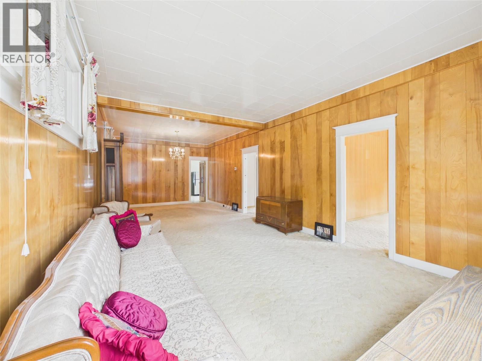 1041 4th Avenue, Fernie, British Columbia  V0B 1M0 - Photo 13 - 10394346