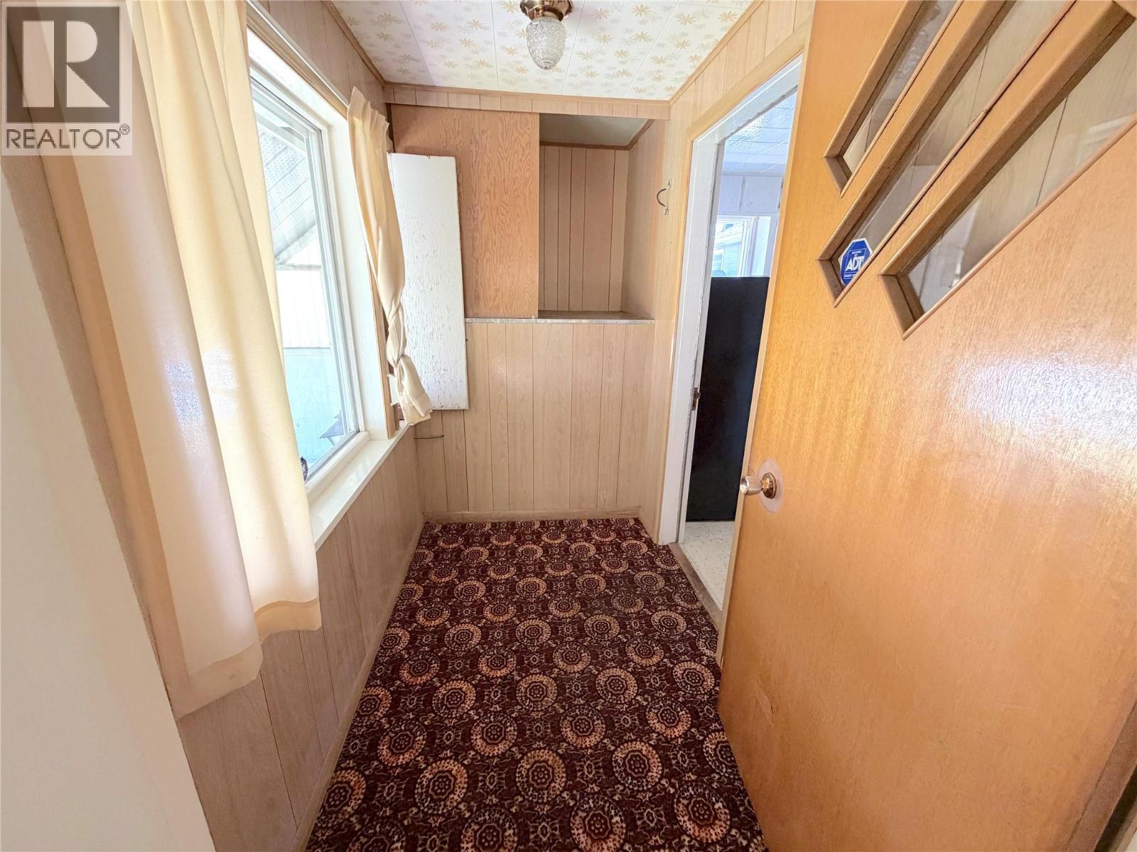 1041 4th Avenue, Fernie, British Columbia  V0B 1M0 - Photo 18 - 10394346