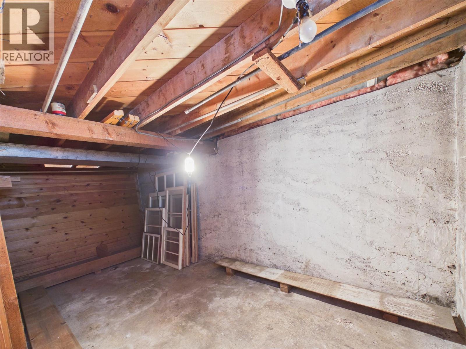 1041 4th Avenue, Fernie, British Columbia  V0B 1M0 - Photo 29 - 10394346