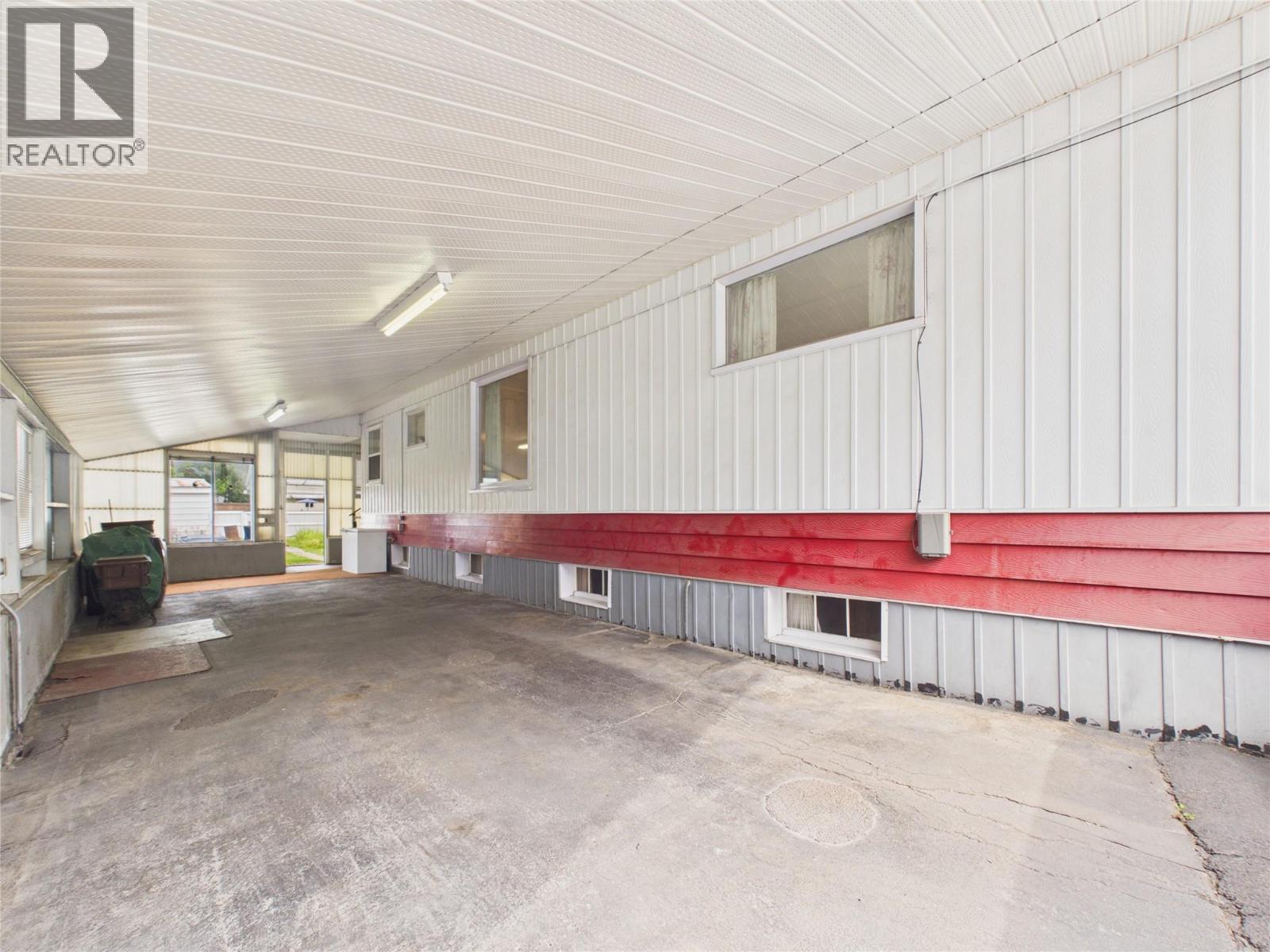 1041 4th Avenue, Fernie, British Columbia  V0B 1M0 - Photo 31 - 10394346