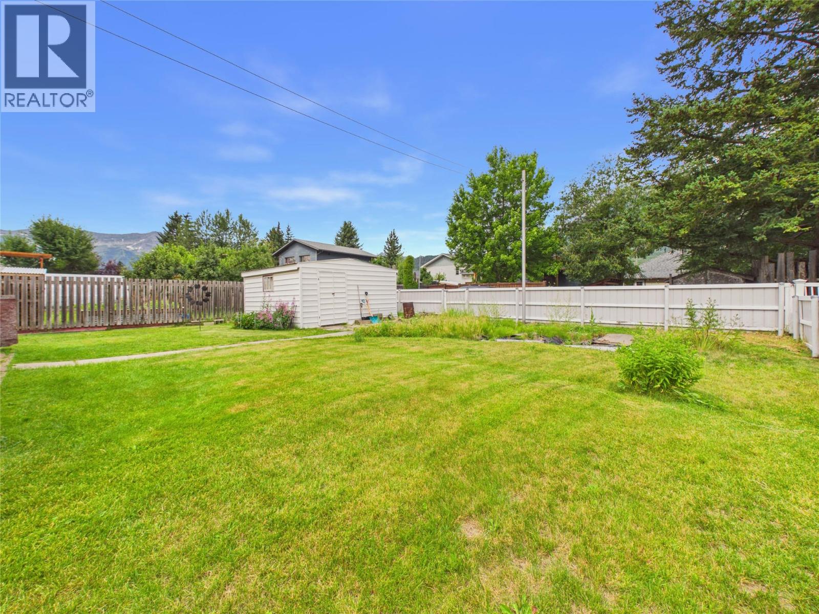1041 4th Avenue, Fernie, British Columbia  V0B 1M0 - Photo 36 - 10394346