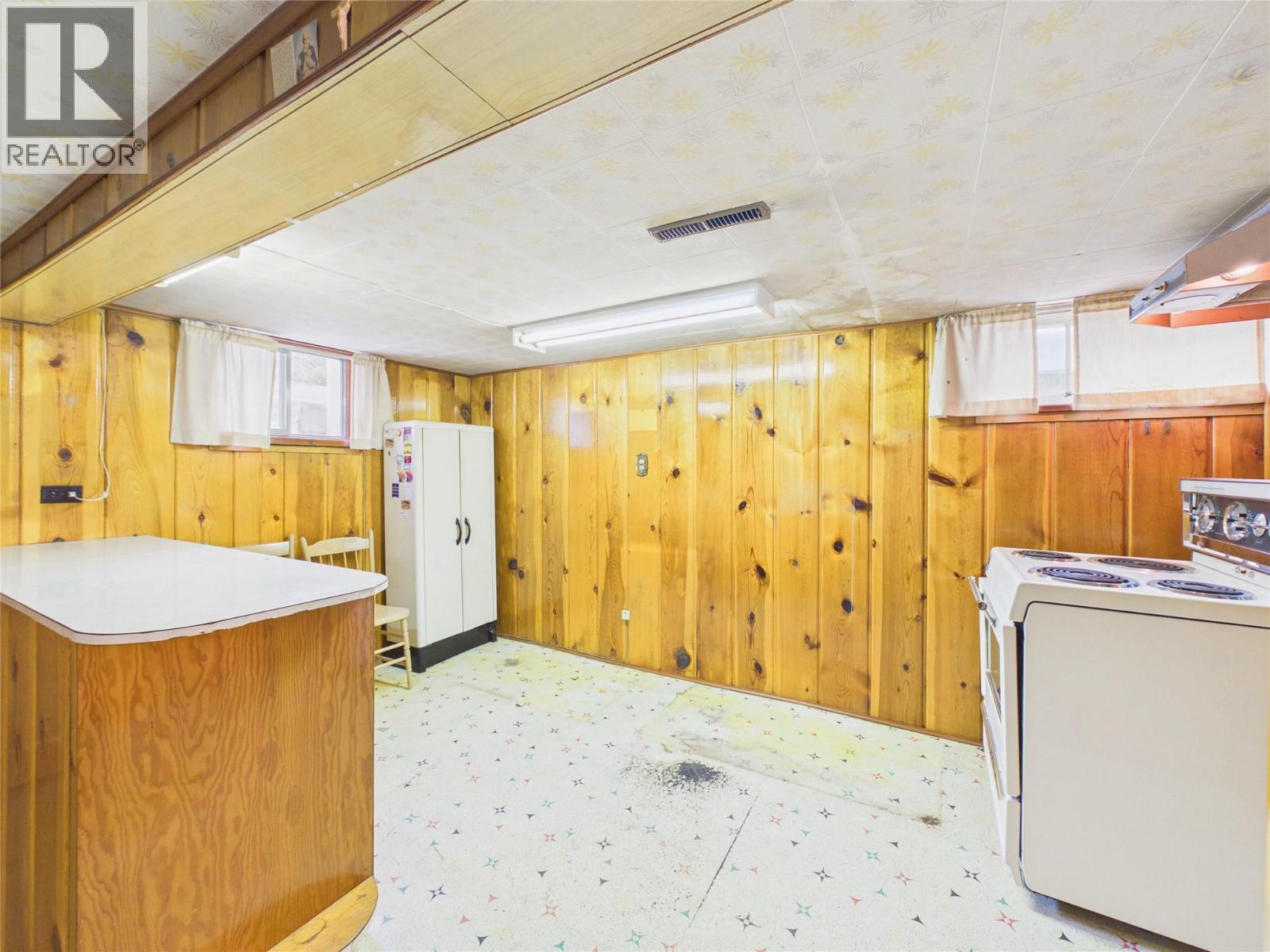 1041 4th Avenue, Fernie, British Columbia  V0B 1M0 - Photo 24 - 10394346