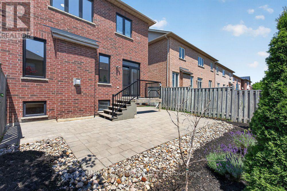61 Hillmount Road, Markham, Ontario  L6C 2J2 - Photo 36 - N13571220