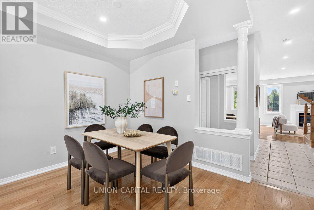 61 Hillmount Road, Markham, Ontario  L6C 2J2 - Photo 8 - N13571220