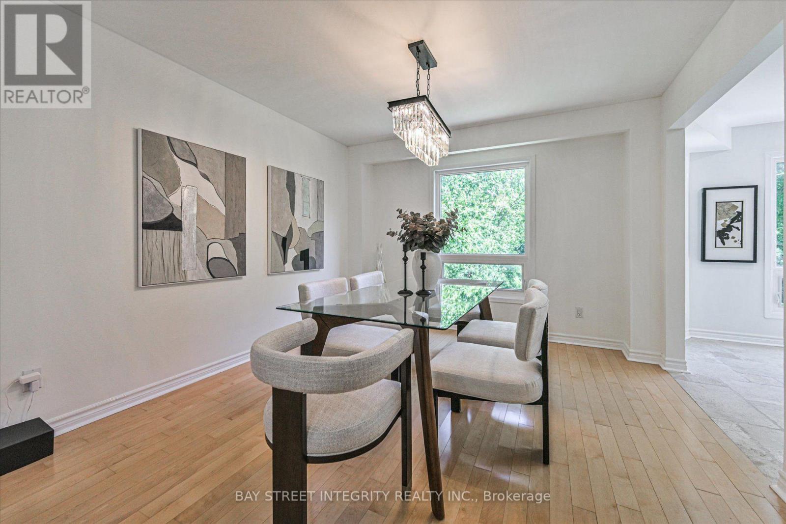 151 Old Surrey Lane, Richmond Hill, Ontario  L4C 6R9 - Photo 7 - N13571260