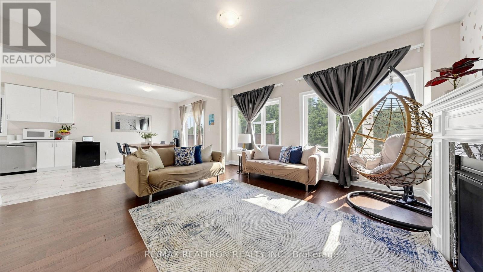 150 Heritage Street, Bradford West Gwillimbury, Ontario  L3Z 4M6 - Photo 7 - N13571412