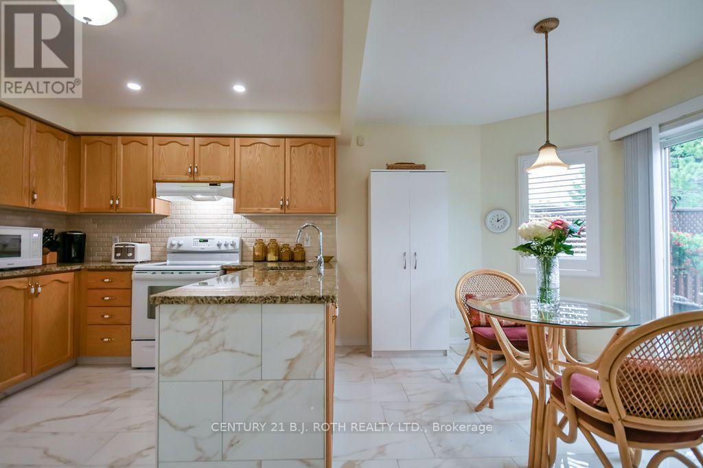 62 Benson Drive, Barrie (Northwest), Ontario  L4N 7Y2 - Photo 11 - S13571460