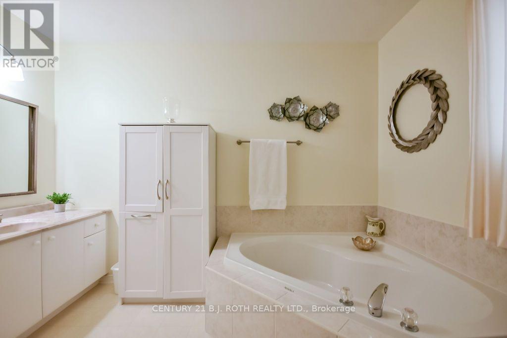 62 Benson Drive, Barrie (Northwest), Ontario  L4N 7Y2 - Photo 19 - S13571460