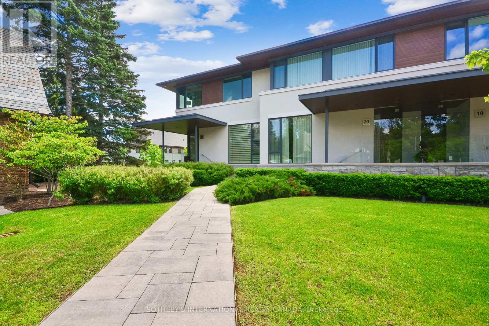 21 - 10 Maple Grove Drive, Oakville, Ontario L6J 1M1 - Photo 2 - W13571176