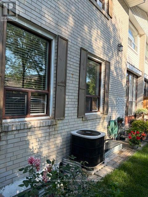 19 - 61 Ardglen Drive, Brampton, Ontario L6W 1V1 - Photo 9 - W13568860