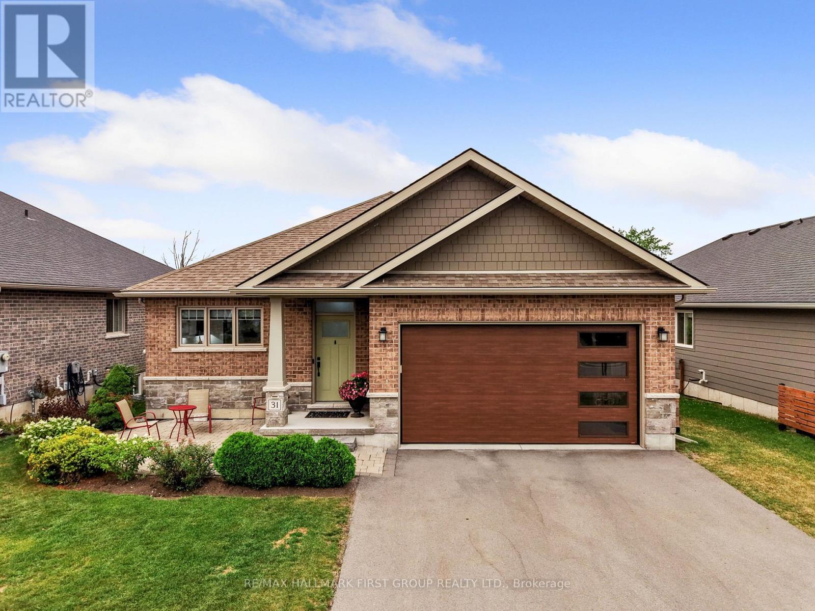 <div class="slider-price">$759,000</div><p>31 Mercedes Drive, Belleville, Ontario</p>