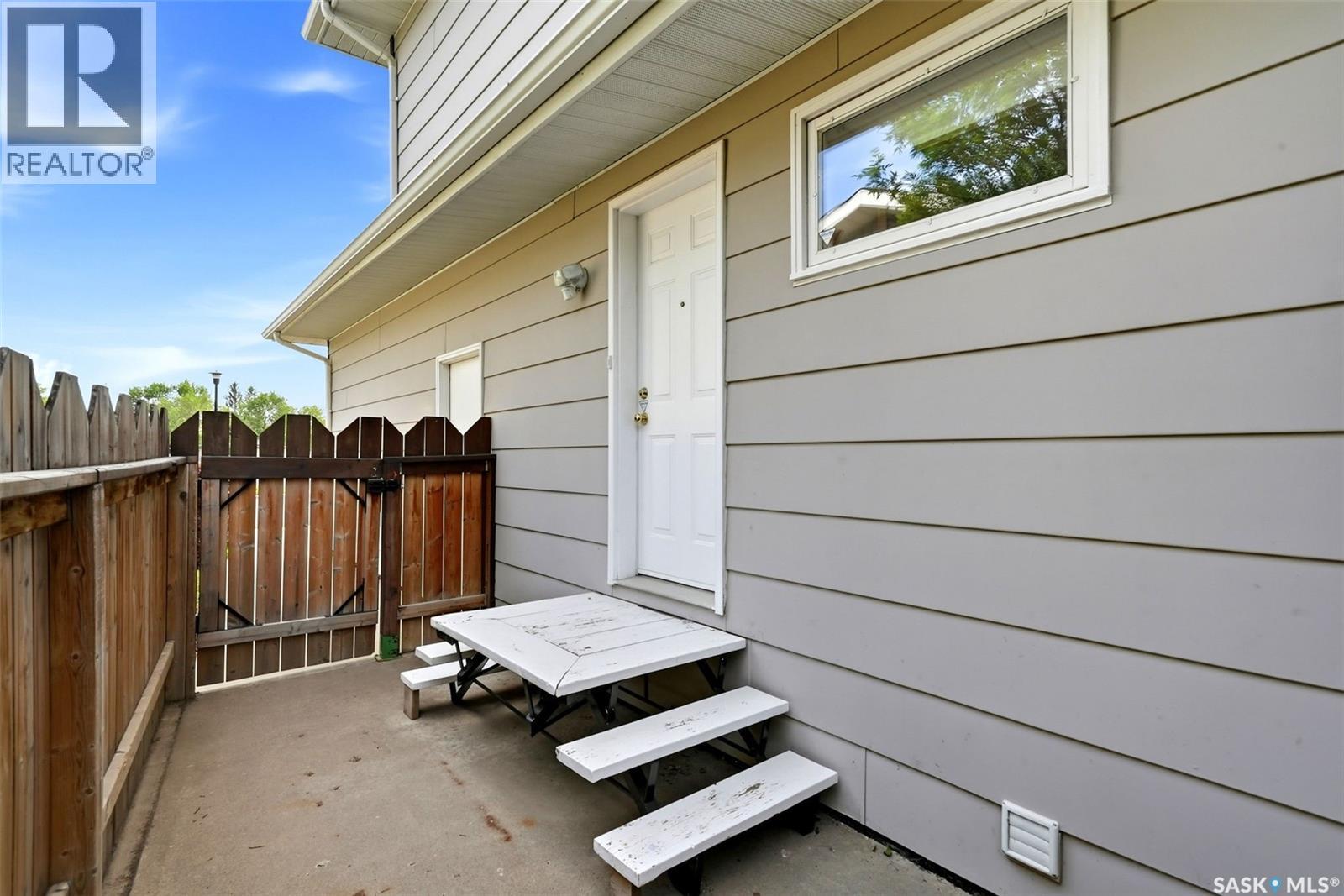 18 Forman Bay, Regina, Saskatchewan  S4R 7Y2 - Photo 48 - SK042462