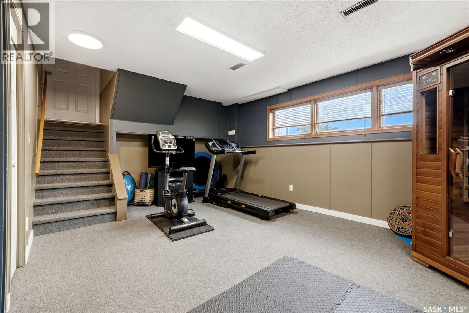 18 Forman Bay, Regina, Saskatchewan  S4R 7Y2 - Photo 41 - SK042462