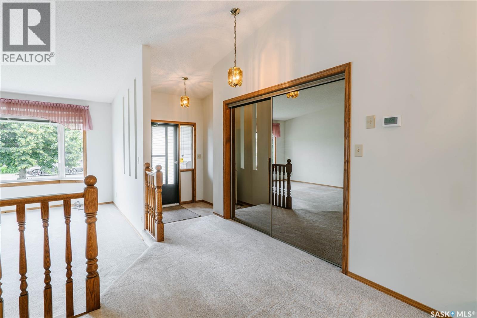 3338 Calder Crescent, Saskatoon, Saskatchewan  S7J 4W5 - Photo 4 - SK042755