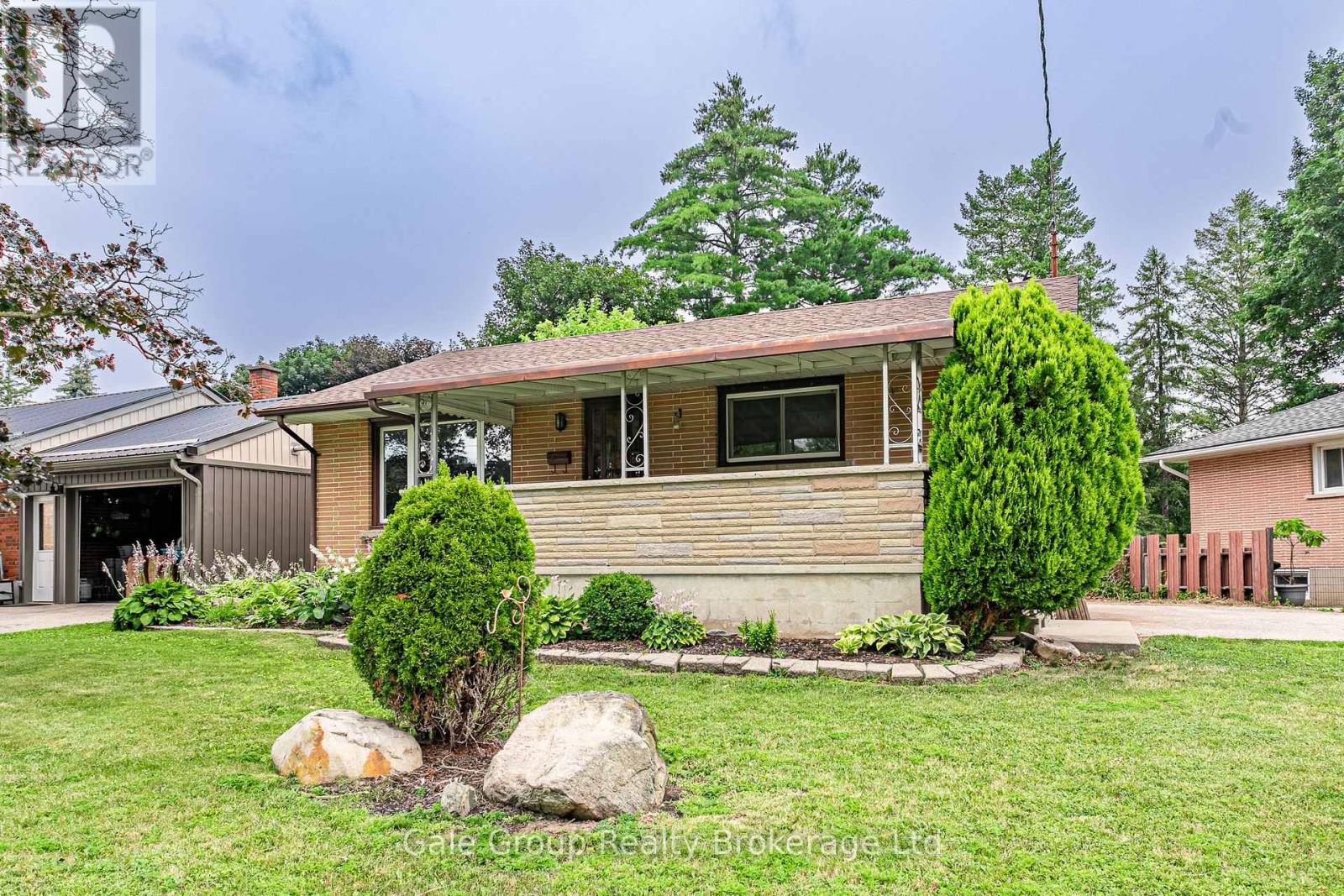 32a Glendale Drive, Tillsonburg, Ontario  N4G 1J5 - Photo 2 - X13571604