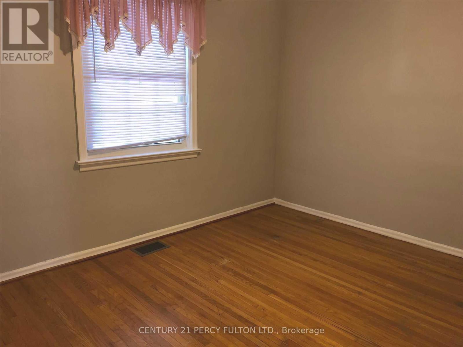 21 Ivanhoe Court, Toronto, Ontario M1R 3G8 - Photo 5 - E13571676