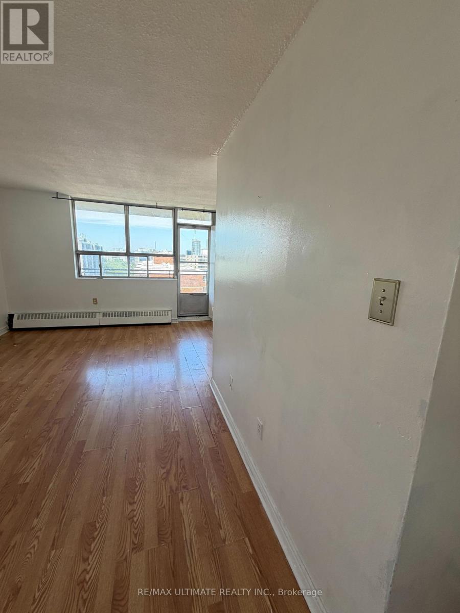 1410 - 1950 Kennedy Road, Toronto, Ontario M1P 4S9 - Photo 3 - E13561950