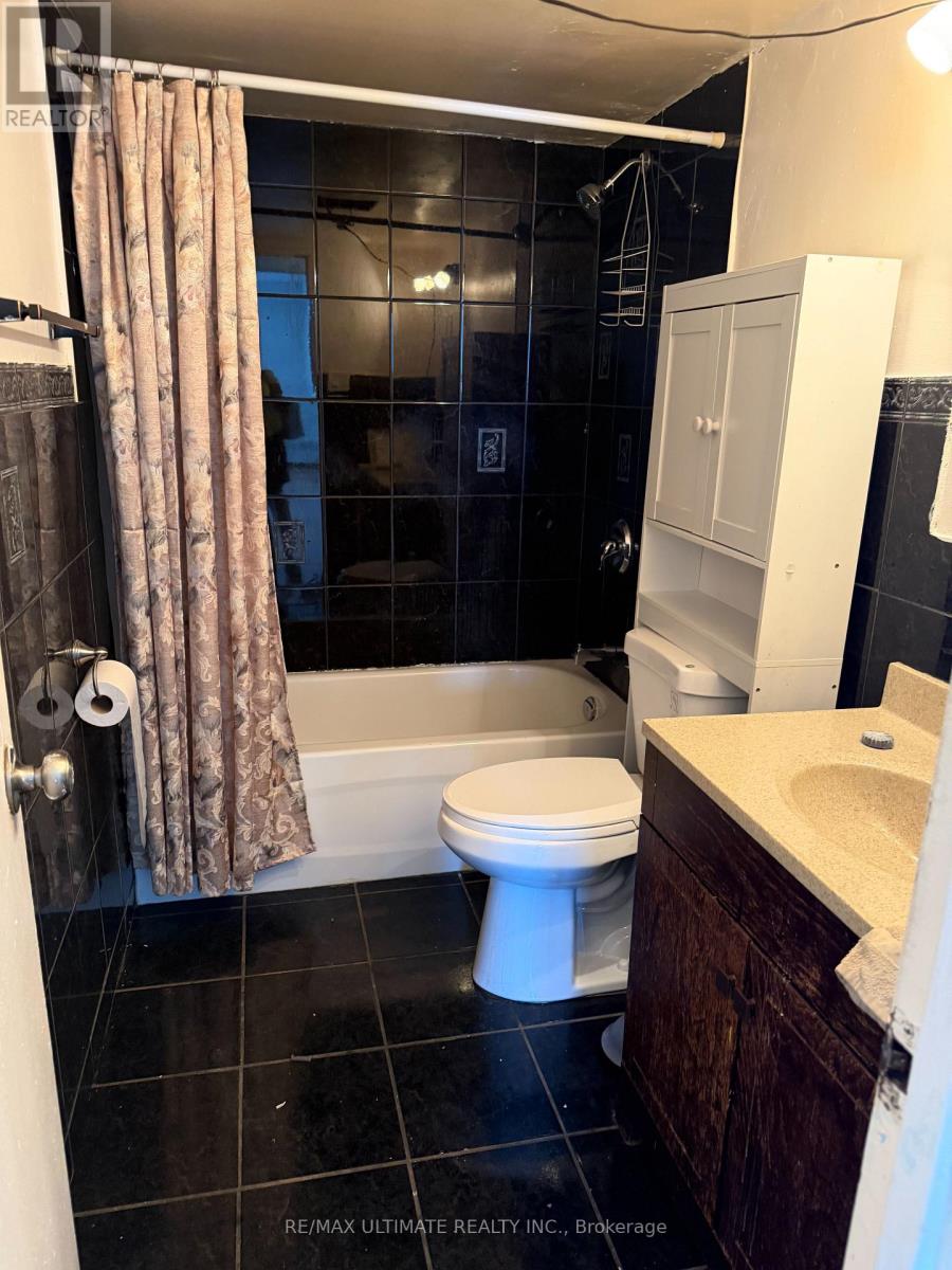 1410 - 1950 Kennedy Road, Toronto, Ontario M1P 4S9 - Photo 2 - E13561950
