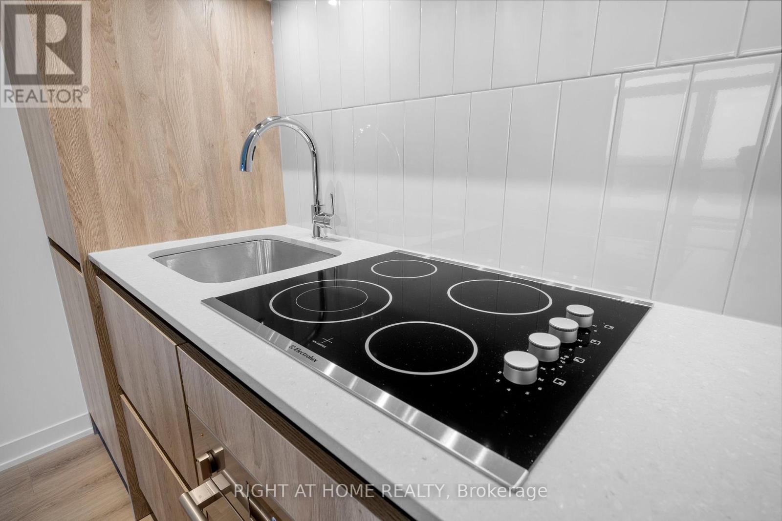 1424 - 7950 Bathurst Street, Vaughan, Ontario  L4J 0L4 - Photo 11 - N12987946